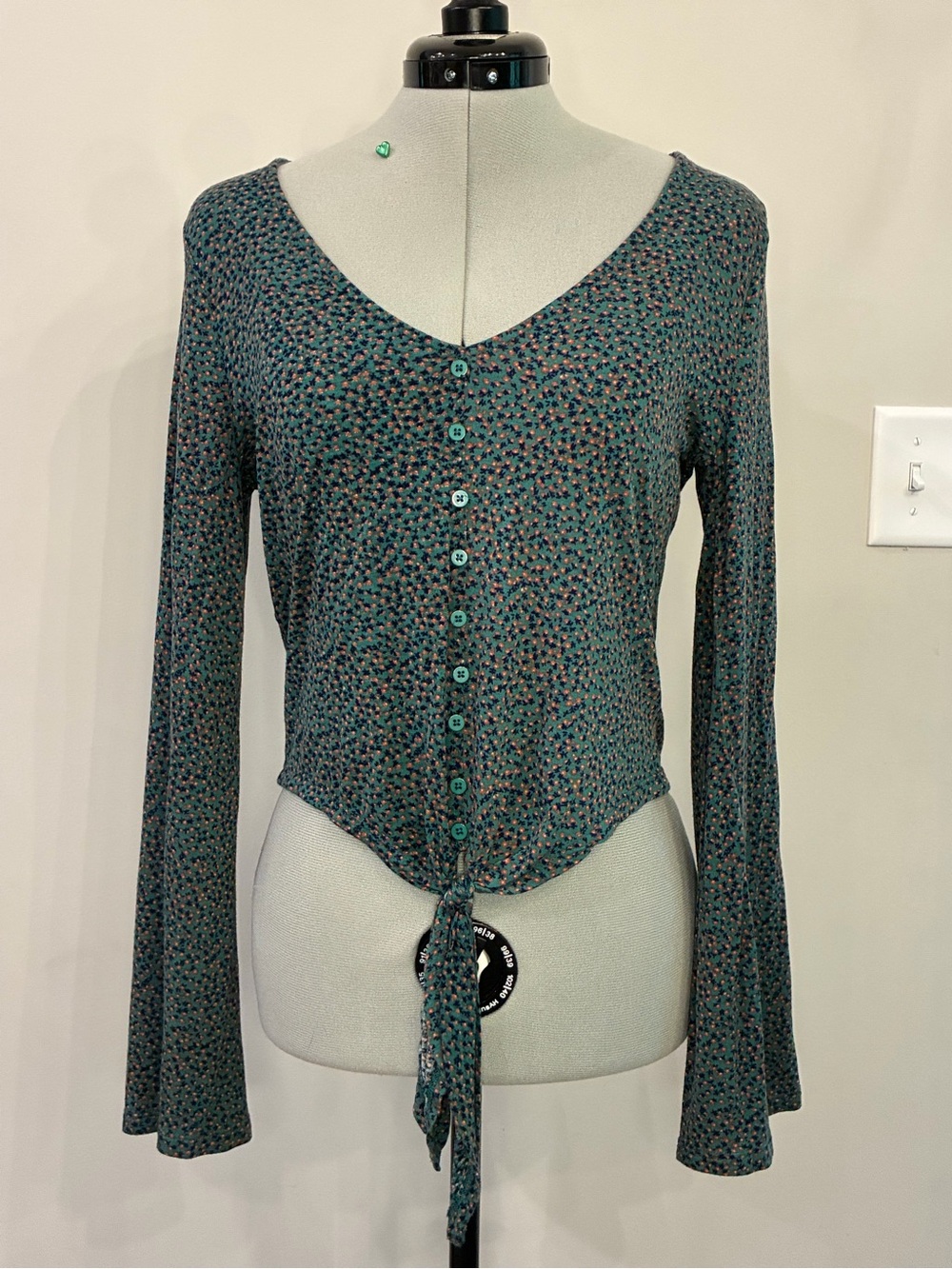 Floral Button-Front Tie Hem V-Neck Top in Teal
